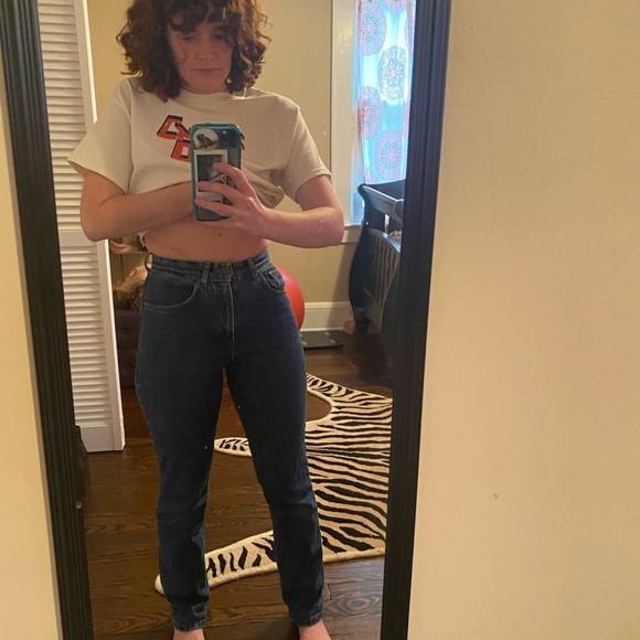 Two ragged priestess mom jeans light and dark wash - Picture 8 of 8